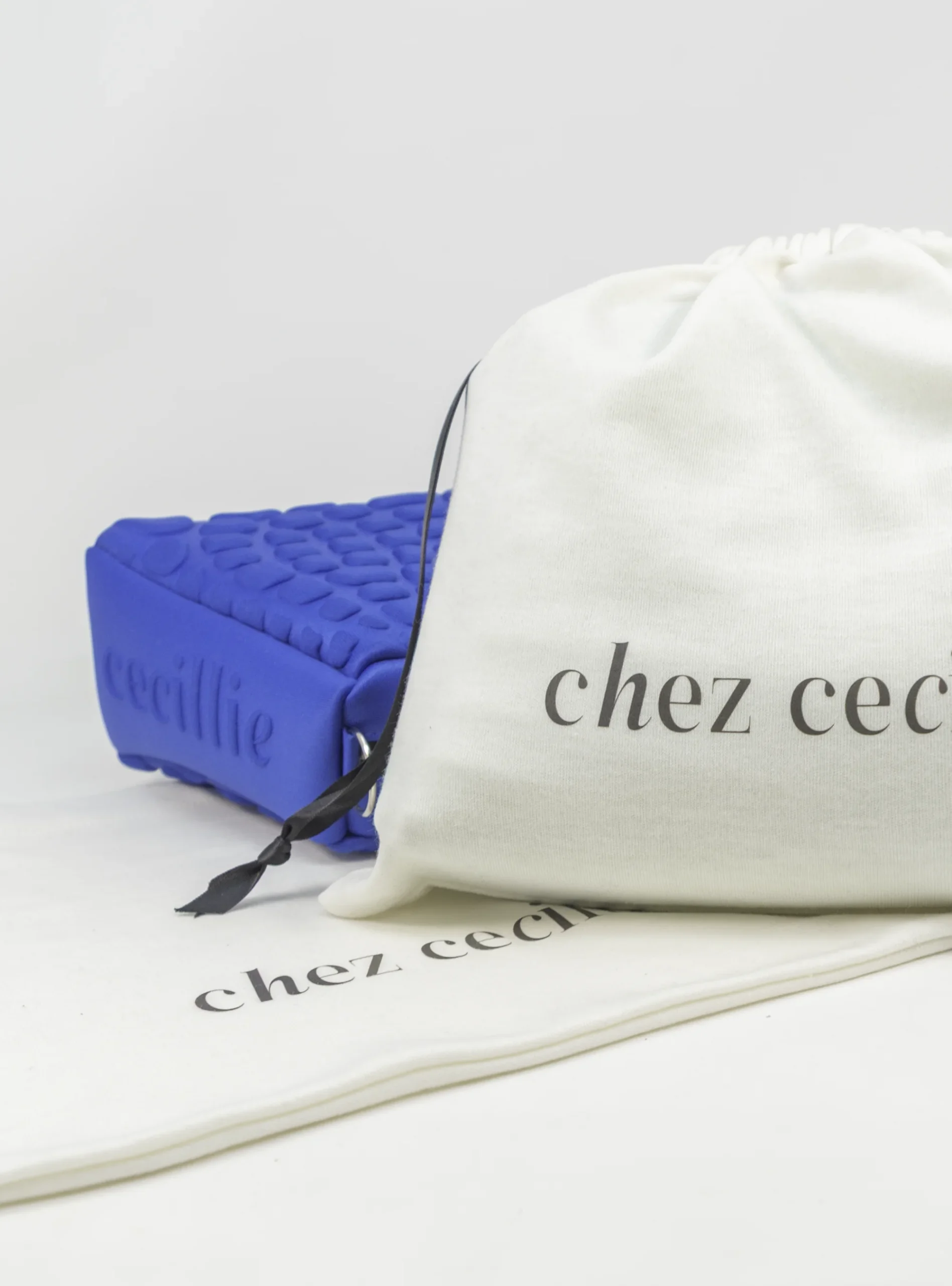 Bolsa-polvo-chez-cecillie-bolso-pequeno-mediano